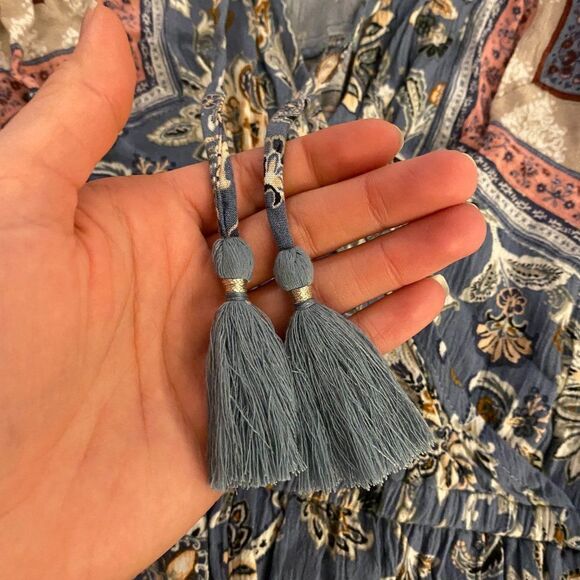American Eagle Blue Boho Floral Romper with Tassel Tie - Size Small - Picture 7 of 9